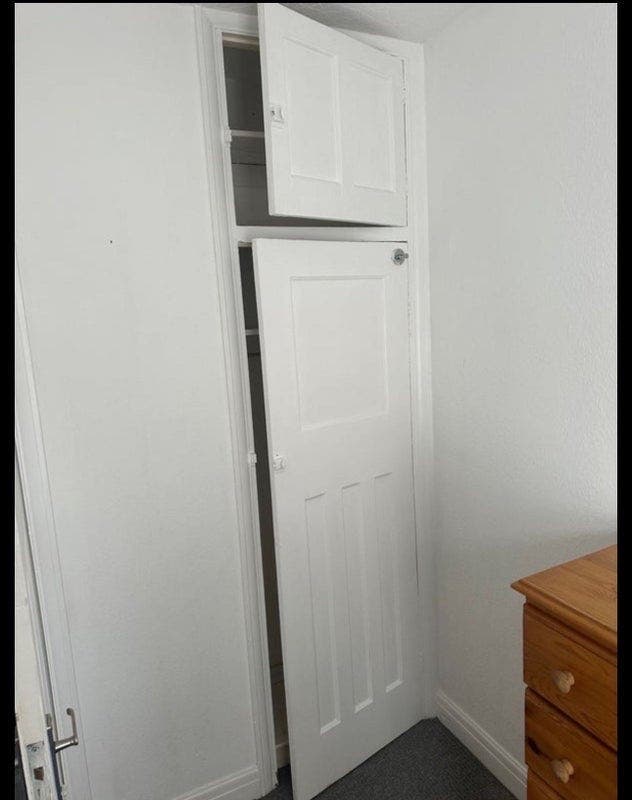 Single room close to Bush Hill Park station  Main Photo
