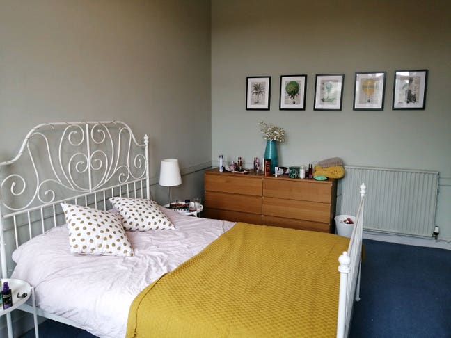 Double room in family home Main Photo