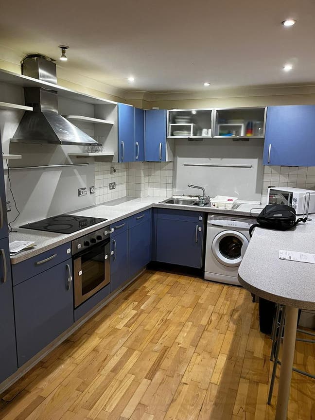 Need flatmates Main Photo