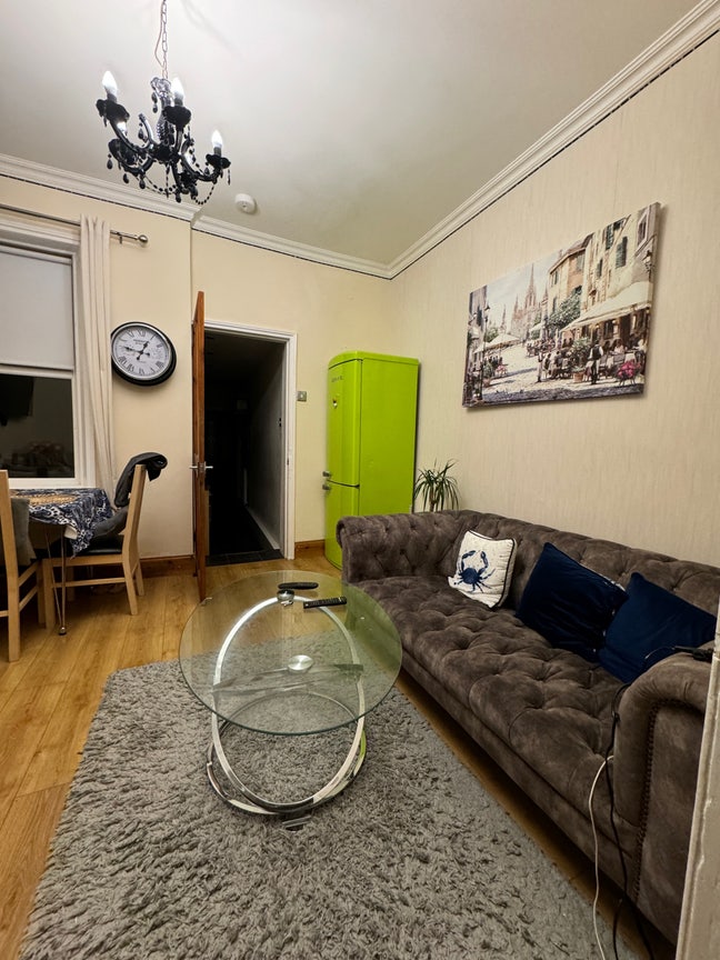 Double Room Available Main Photo