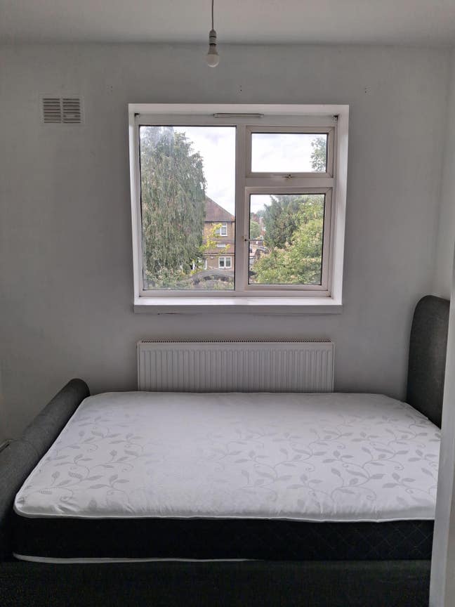 Single room available in a shared flat Main Photo