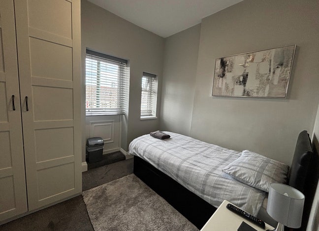 Single room available in Shared  House Main Photo
