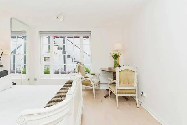Stylish One-Bedroom Victorian Flat near Hyde Park Main Photo