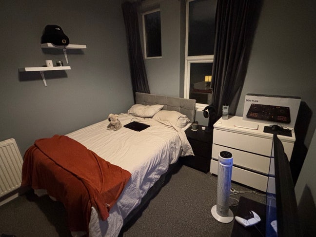 Giving mine tenancy  Main Photo