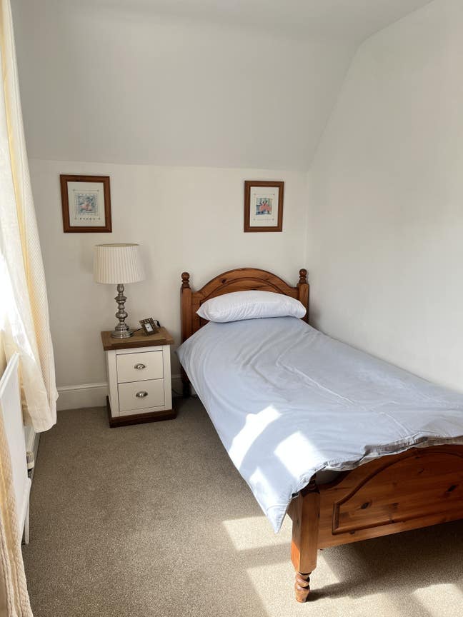 Single room available for rent  Main Photo