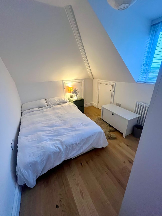 Cat-lover wanted for a cosy double room Main Photo