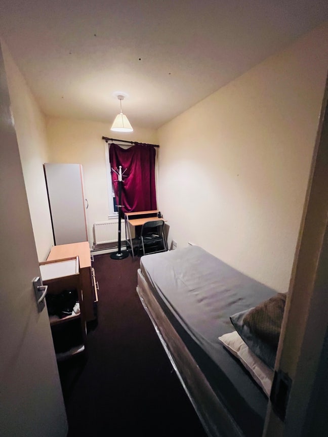 Room for rent Main Photo