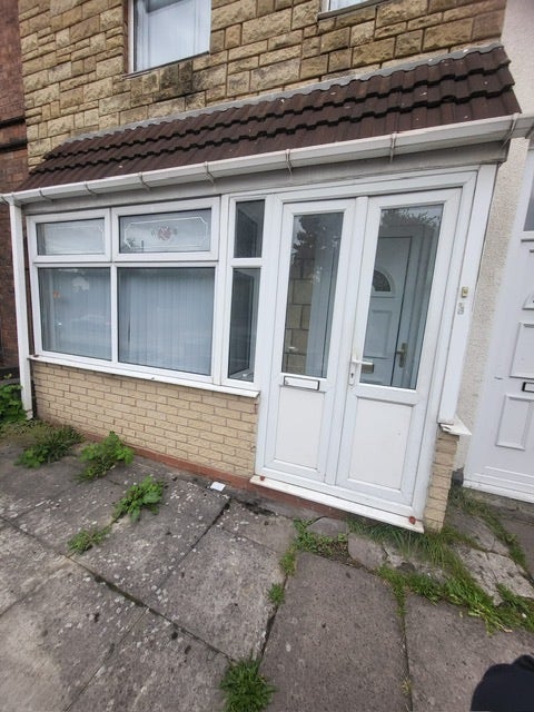 Bright single room in friendly house share Main Photo