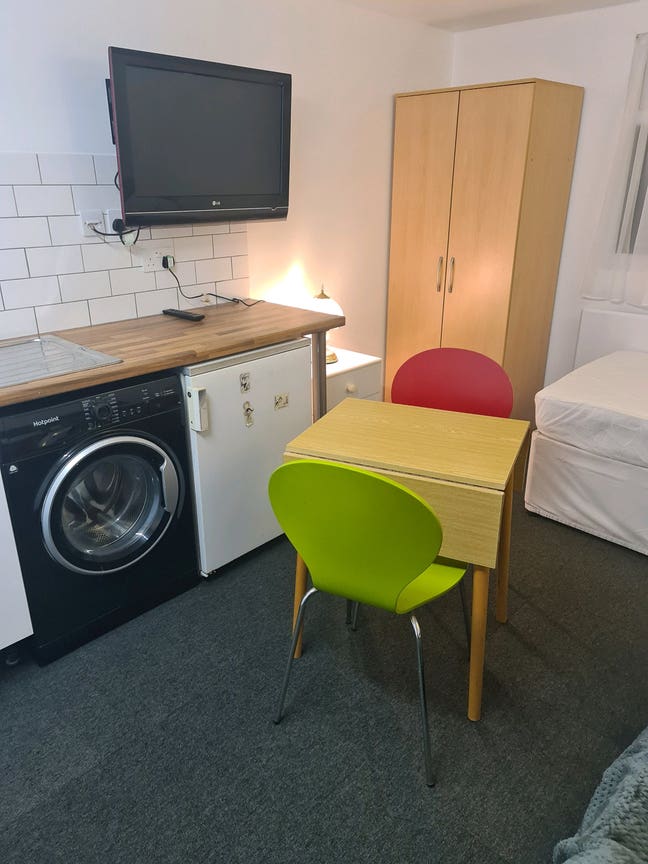 Studio Flatlet Main Photo