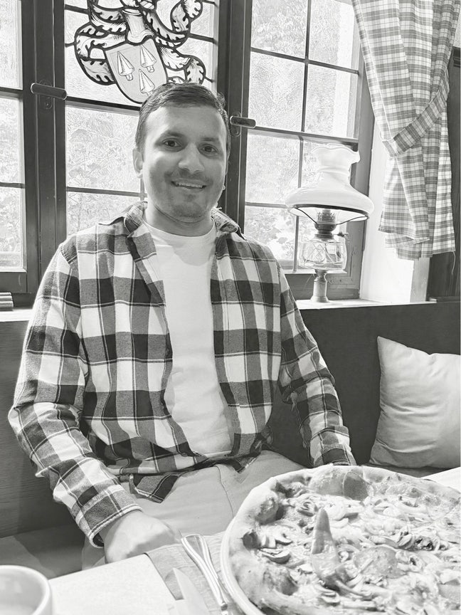 Professional Looking for a Flat / Room in London Main Photo