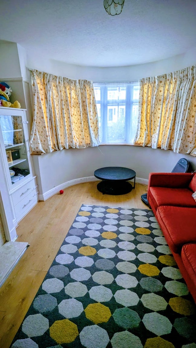 Double bed room available  Main Photo