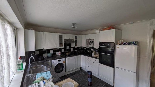 House mate needed by 16 May Main Photo