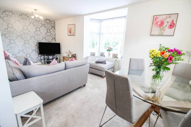 Two bedroom Apartment to Let Main Photo