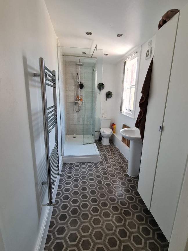 Very  Spacious Double room for rent  Main Photo