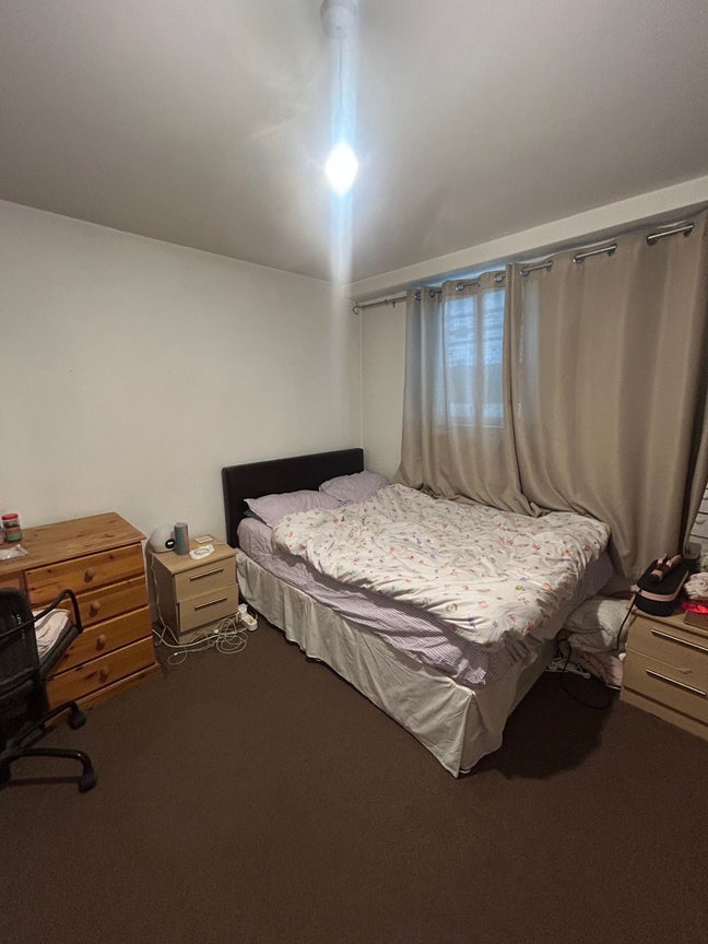 Room available in spacious city centre flat  Main Photo
