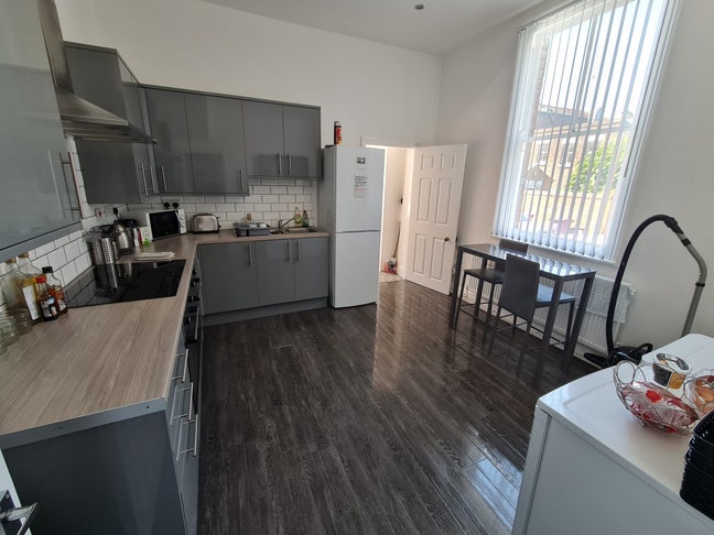 Very  Spacious Double room for rent  Main Photo