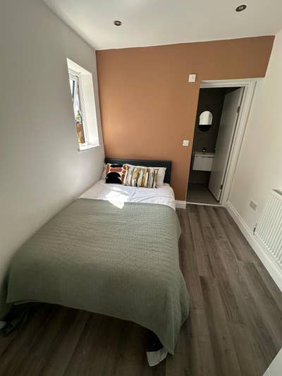 House share in IP1 with driveway Main Photo