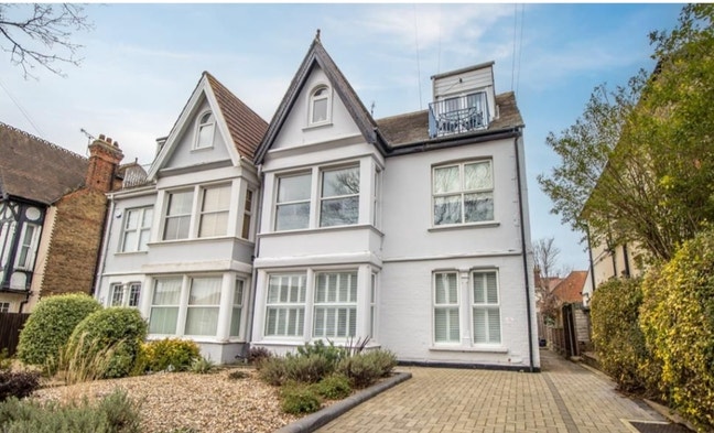 1 Bed Flat in Westcliff Main Photo