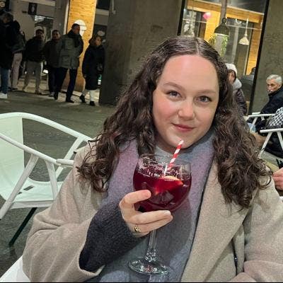 Looking for a room Main Photo