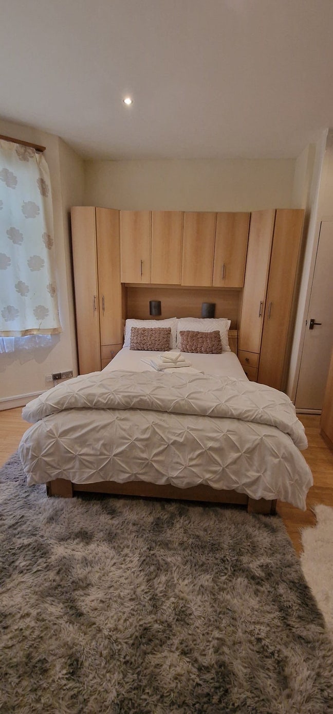 A Cozy Fully Furniture Double Bedroom  Main Photo