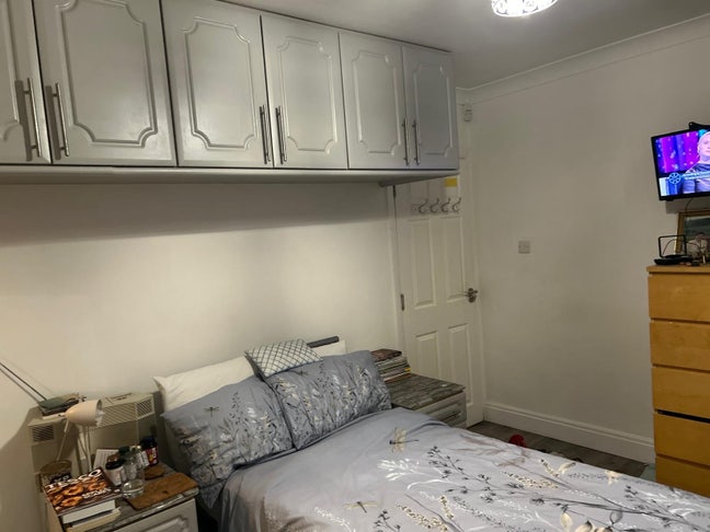 Spacious ensuite double room Main Photo
