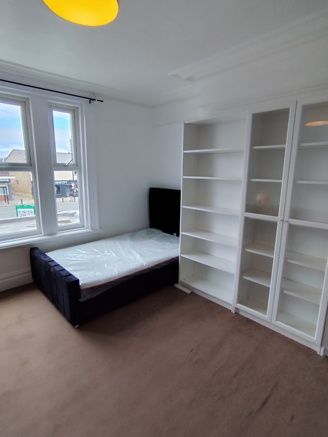 Big furnished room to rent  Main Photo