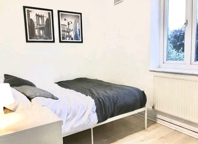 Double bedroom in great location Main Photo