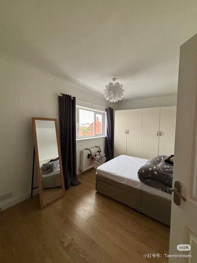 2B1B Big Bedroom Main Photo