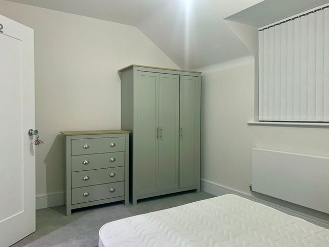 Modern Spacious Double Room - RG2 - Green Park Main Photo