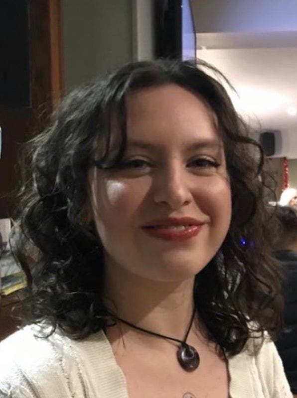 Professional Female seeks a double room Main Photo