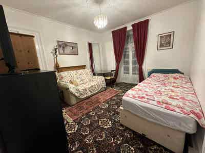 1 bedroom available  Main Photo