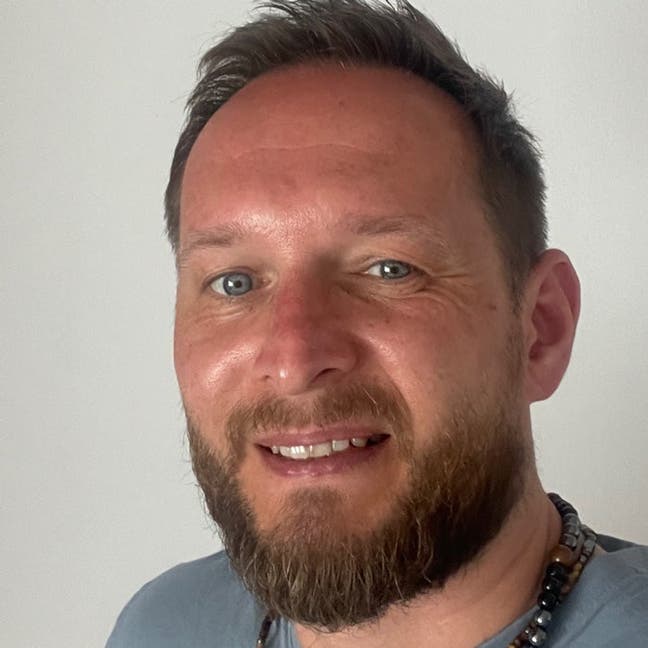 Professional Male seeks a double room Main Photo