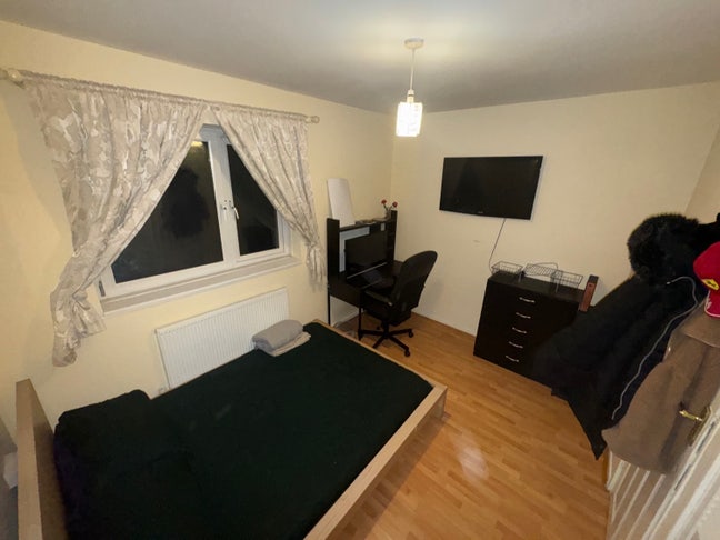 Double Room Available Main Photo