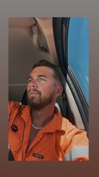 Hs2 worker  Main Photo