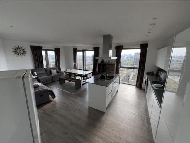 Furnished Double Room / E6 / All Bills Includ Main Photo