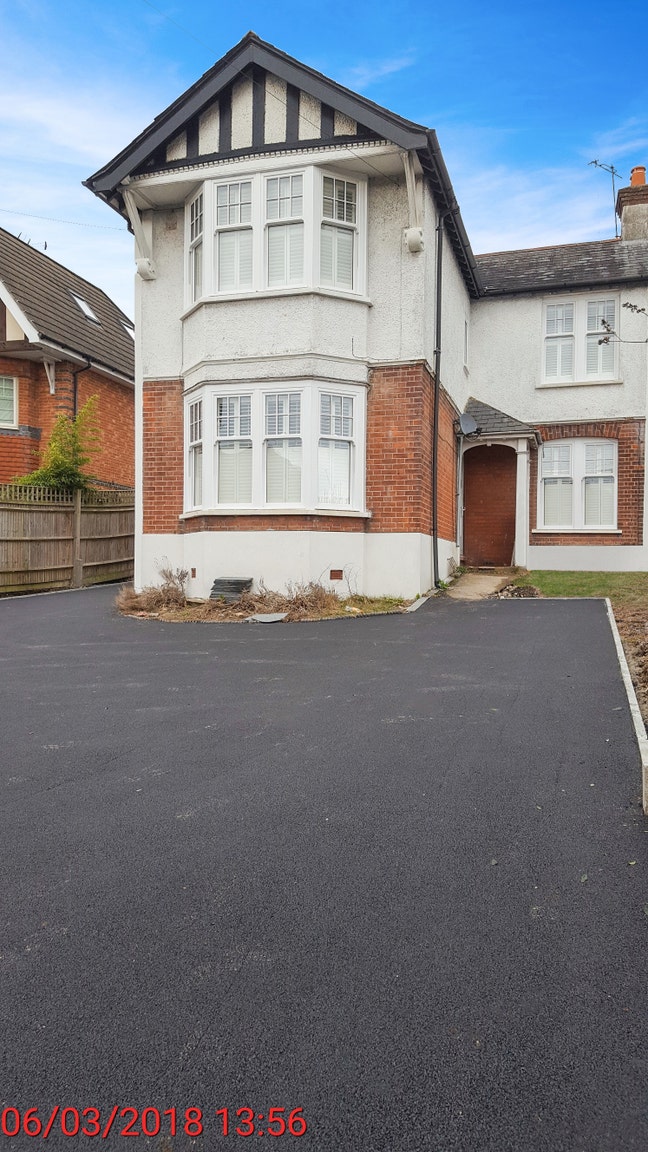 Spacious 5 bed , 3 bathroom, Detached HMO-perfect  Main Photo