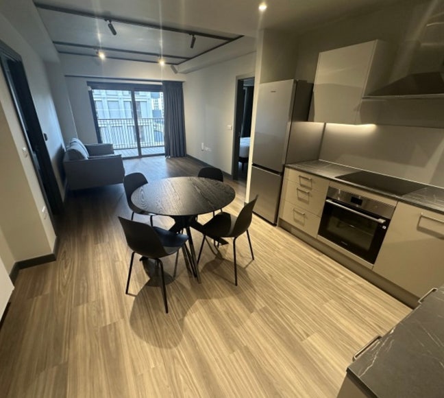 Spacious Room with Private Bath in Wembley Park Main Photo