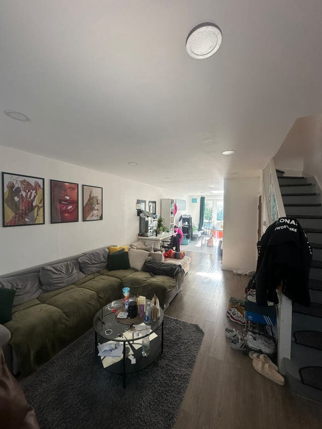 Friendly Female House – Furnished Room in East Ham Main Photo