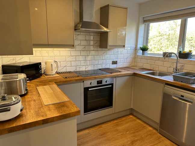 House share near Frimley Park Hospital Main Photo