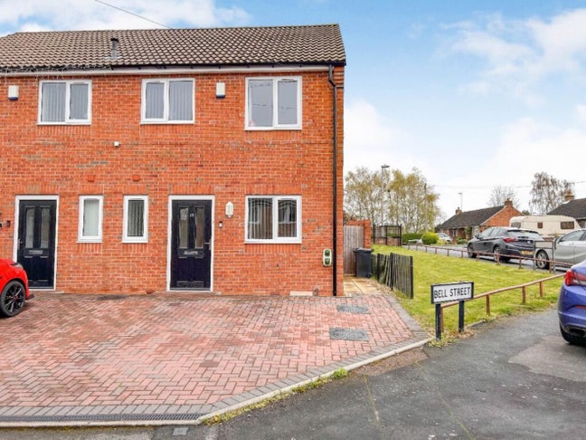 3 Bed House Brierley Hill Main Photo