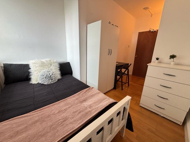 Cozy Room in Canary Main Photo