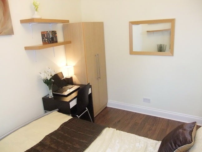 🍀Lovely Room. Zone 2. 10-15 min City/Canary Wharf Main Photo