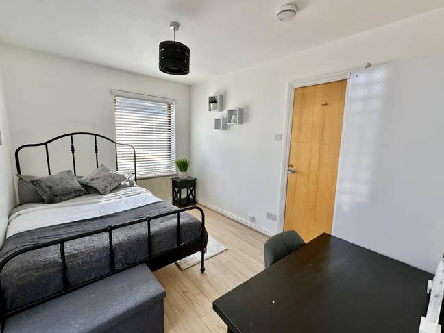 Canary Wharf/Blackwall*Large Modern Double  Main Photo