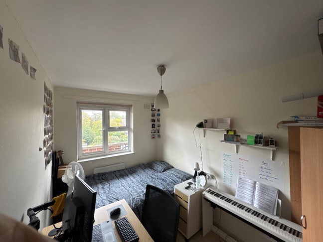 Double room available in Stockwell Main Photo