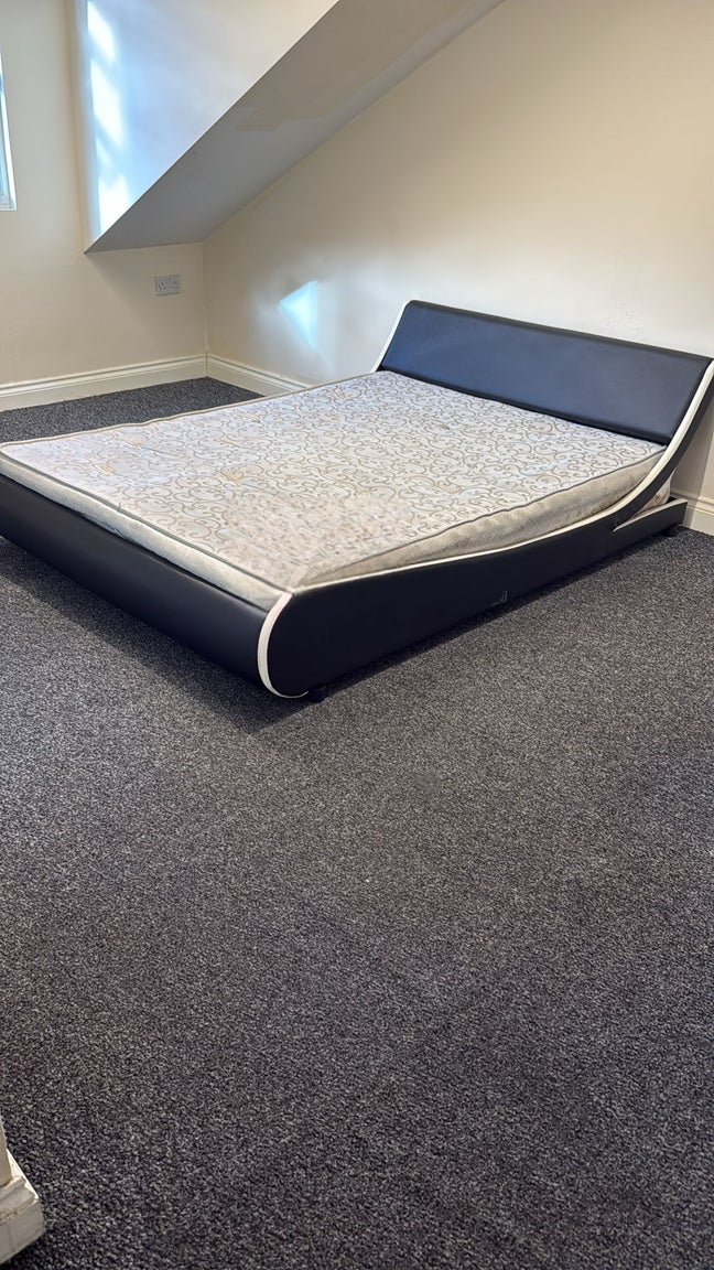 Large Double room En-suite Main Photo