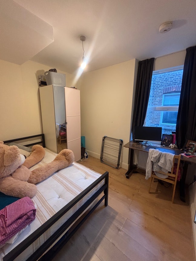 2/3 Bedroom flat With Balcony In Manor House Main Photo