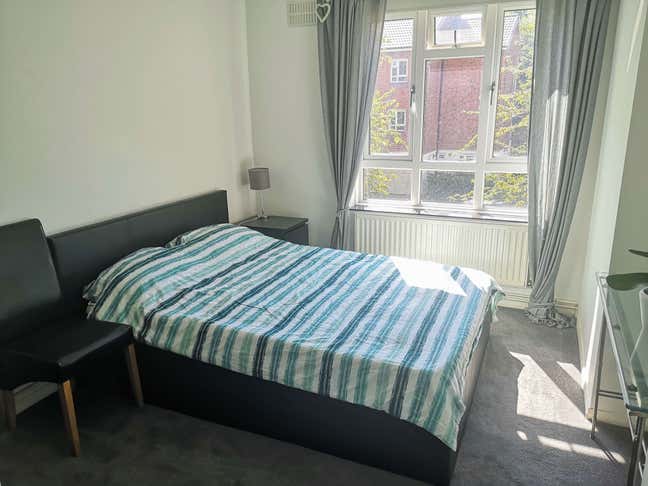 Double Room in friendly flat in Hayes, Bromley Main Photo