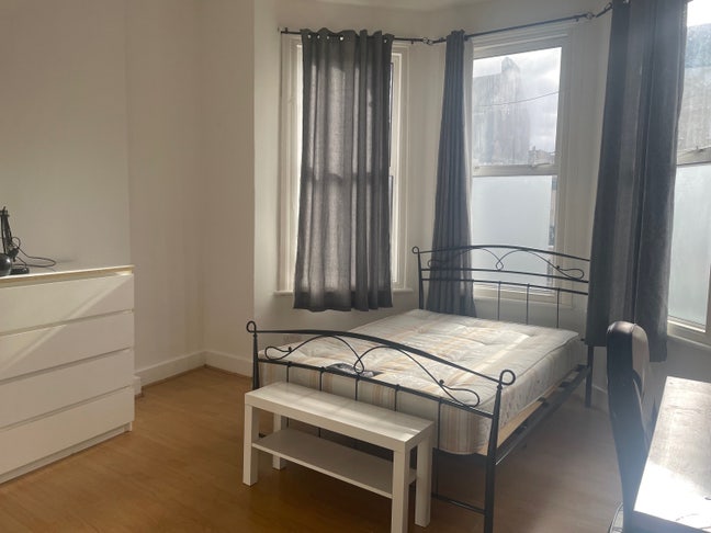 Beautiful sunny double near Harringay Green Lanes Main Photo