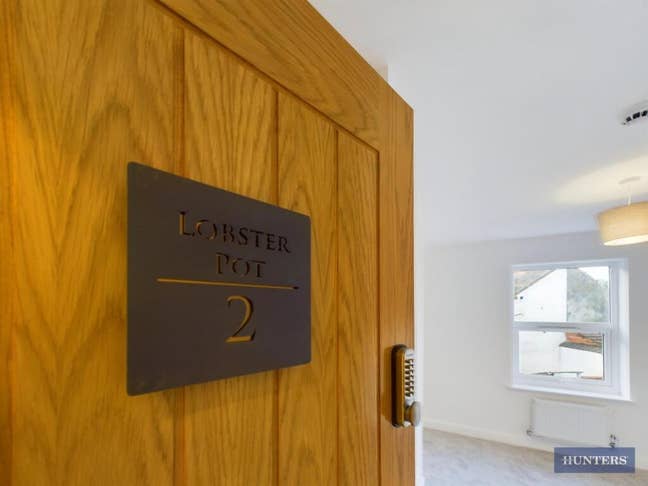 Beautiful room in fully refurbished house  Main Photo