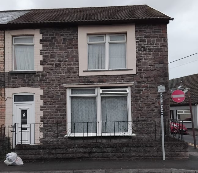 One Room Available at Treforest near University Main Photo